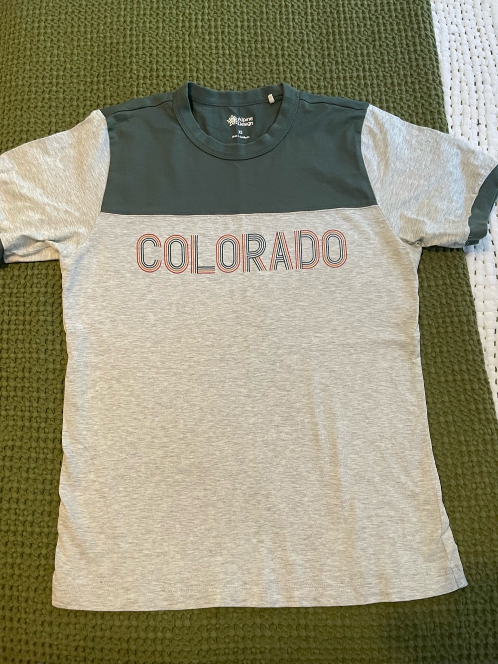 Alpine Design Two-Tone 'Colorado' Short Sleeve Tee